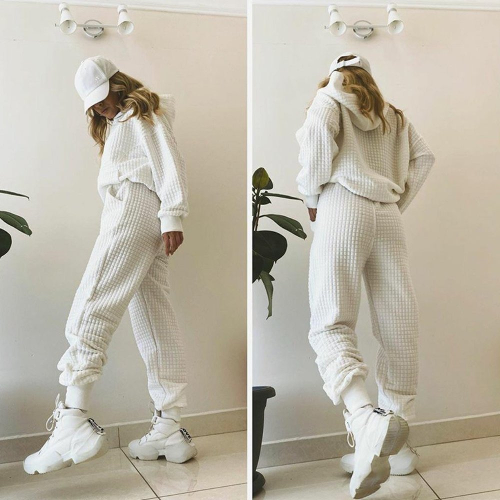 Jogger suit : White Pullover Hoodie & Sweatpants